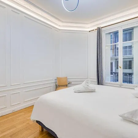 Kennedy Apartment, Luxury, Eiffel Tower View 3b 7p