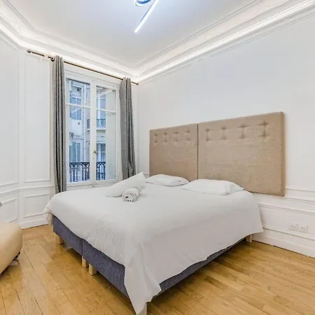 Kennedy Apartment, Luxury, Eiffel Tower View 3b 7p *